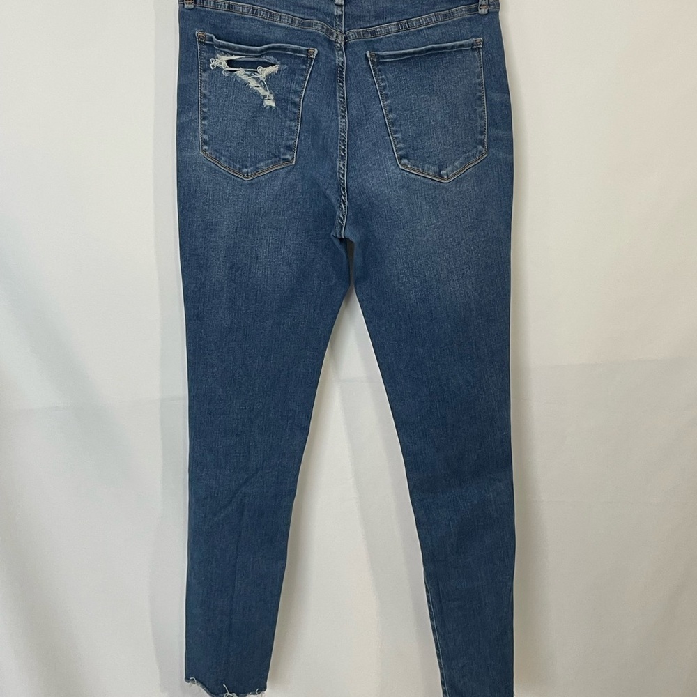 A&F Women’s 28 Distressed Skinny High Rise Abercrombie & Fitch Denim Capri Jeans - Picture 3 of 11